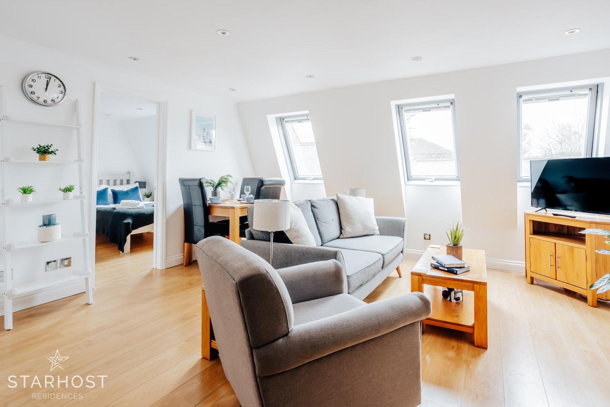 Central 3 Bed Apartment At Regents Court, Newbury Newbury  Eksteriør billede