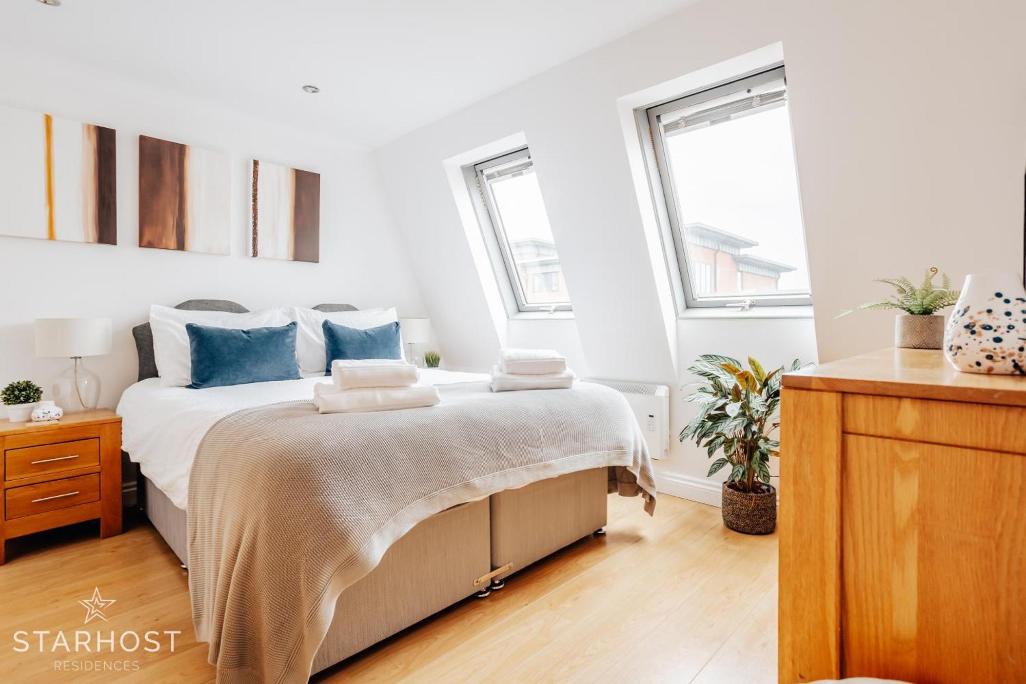 Central 3 Bed Apartment At Regents Court, Newbury Newbury  Eksteriør billede