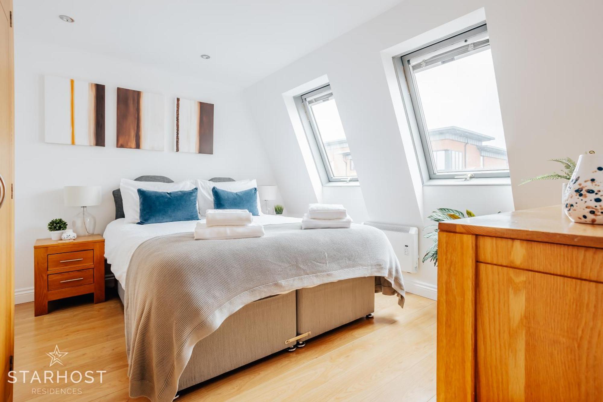 Central 3 Bed Apartment At Regents Court, Newbury Newbury  Eksteriør billede