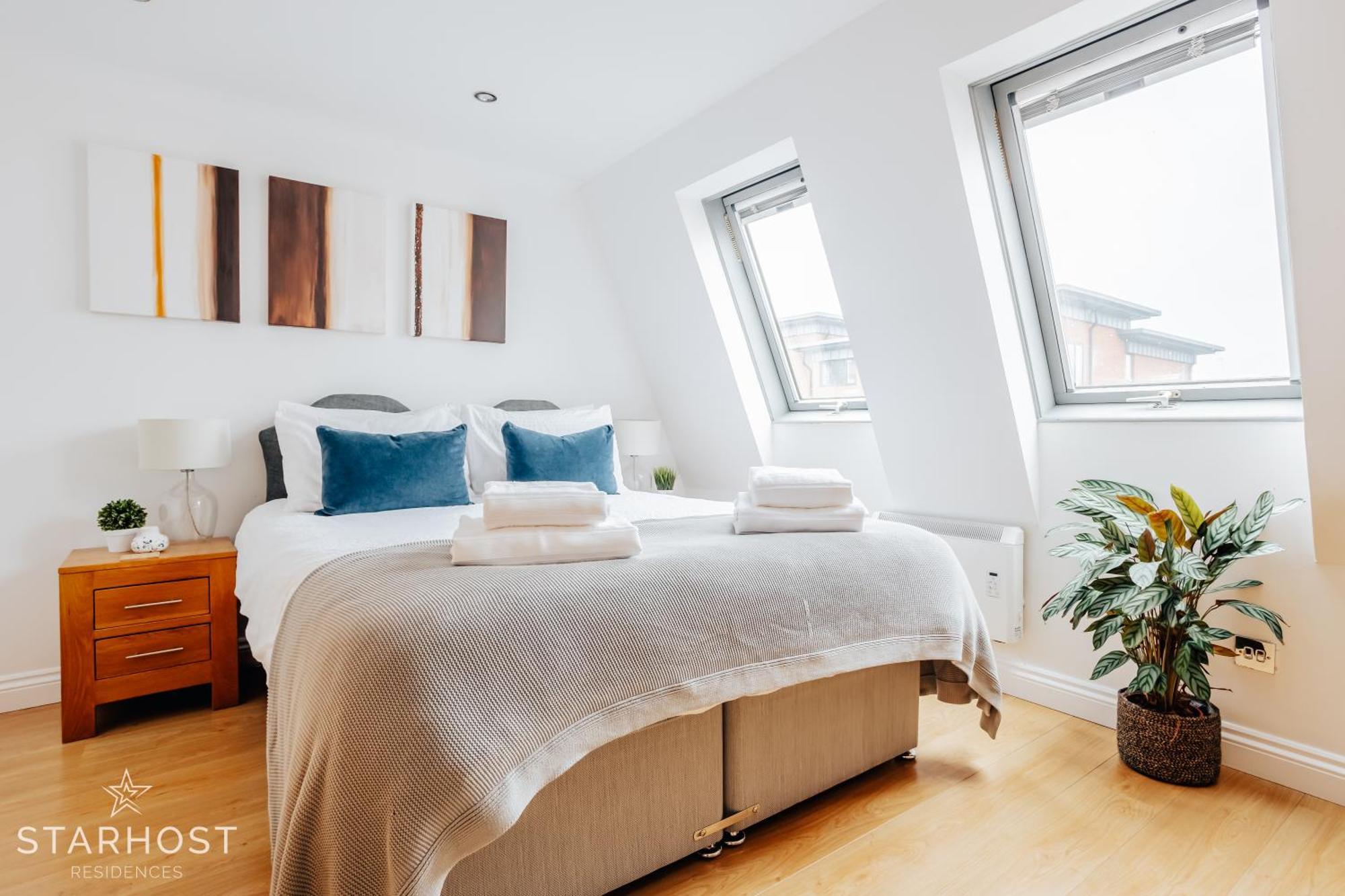 Central 3 Bed Apartment At Regents Court, Newbury Newbury  Eksteriør billede