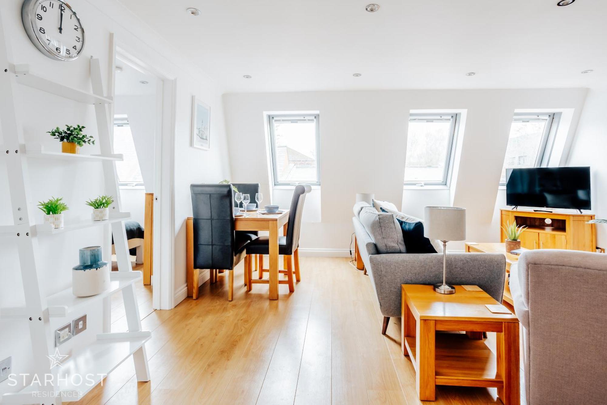 Central 3 Bed Apartment At Regents Court, Newbury Newbury  Eksteriør billede
